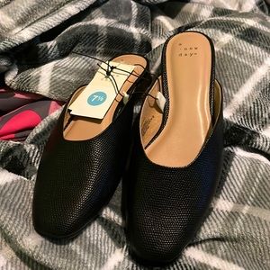 COPY - These memory foam flats are for sale, size 7.5 & black